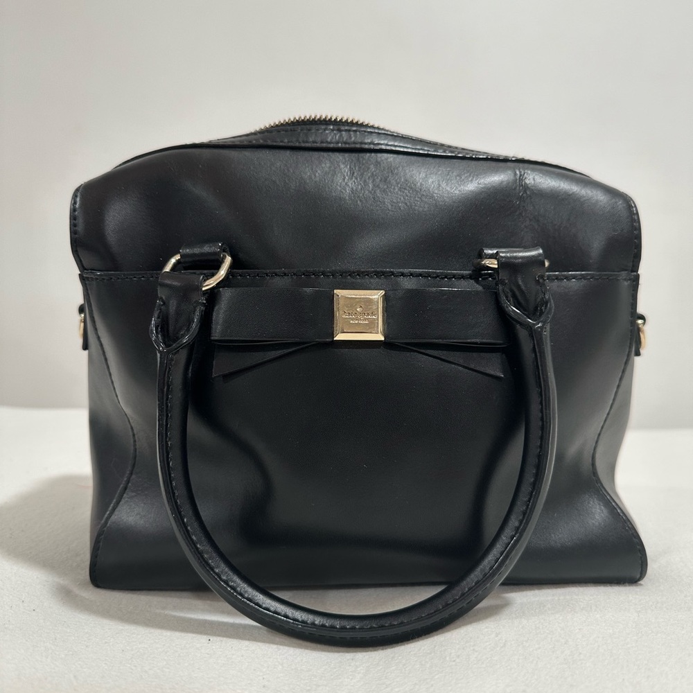 It’s a used Kate spade shoulder bag